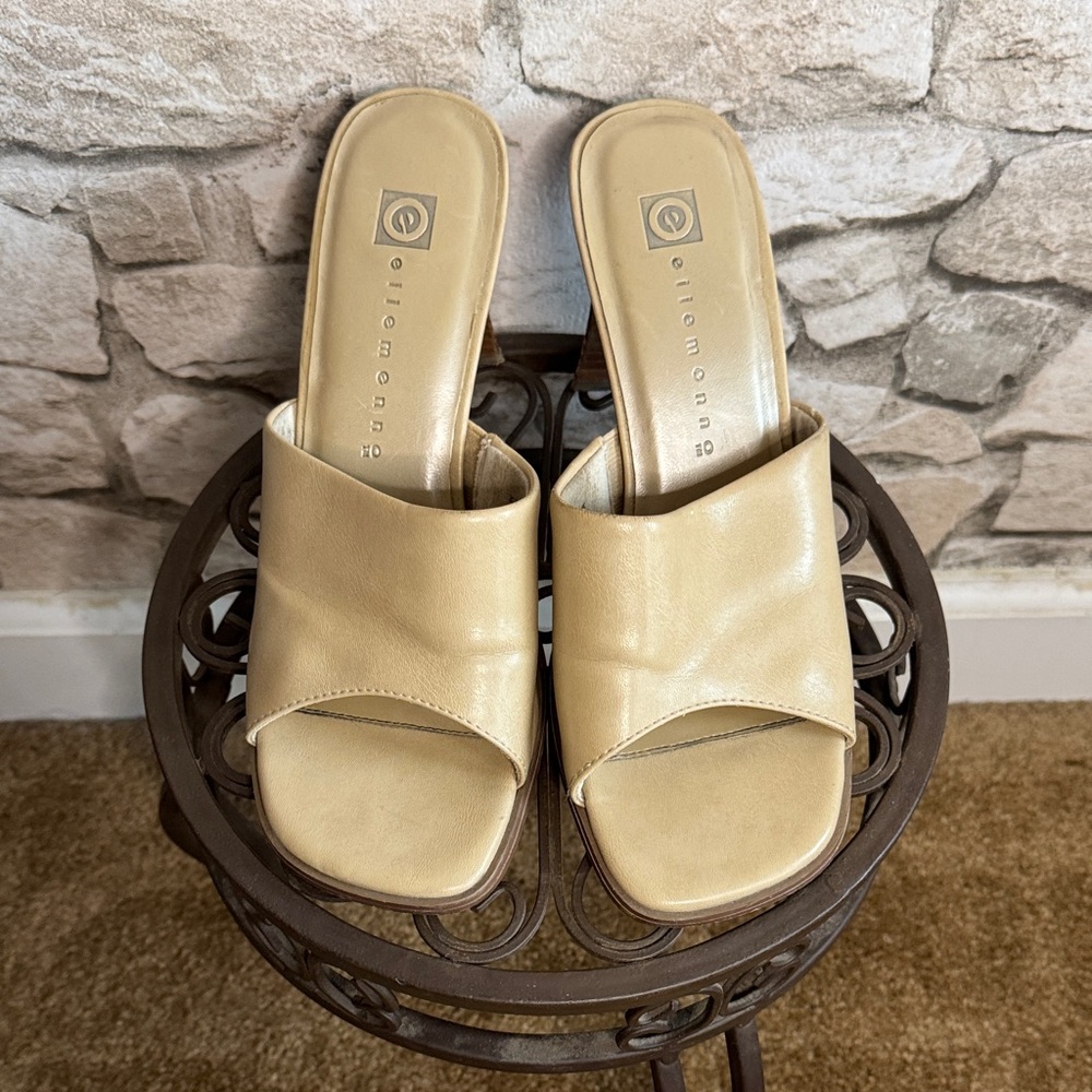 ellemenno Cream Mules